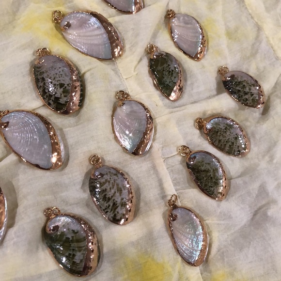 Shell Pendants - Picture 6 of 10